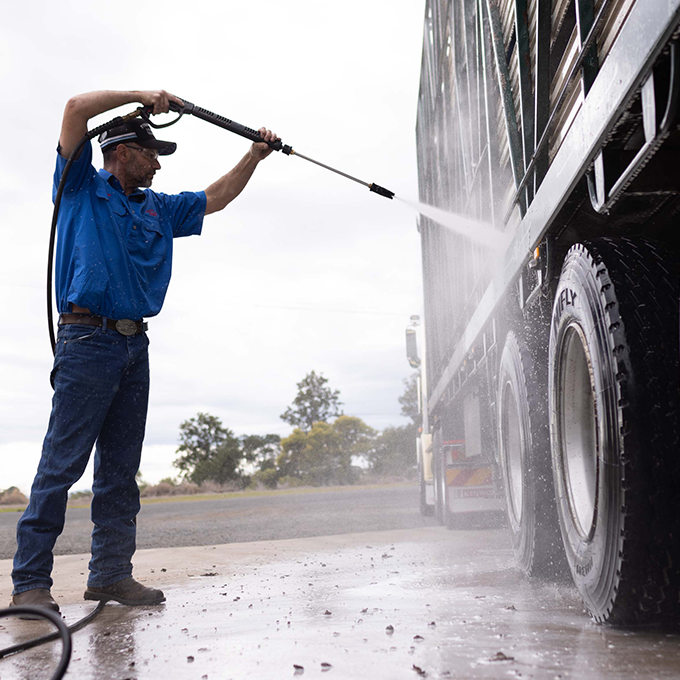 Content-Module-Transport-Truck-Washing-Wheels-1 Content-Module-Transport-Truck-Washing-Wheels-1