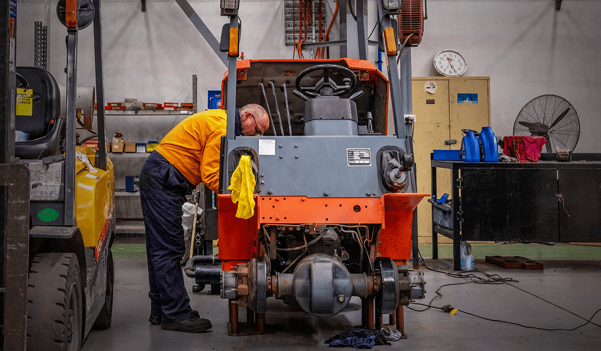 Fork Force Finds Reliable, Cost-Saving Cleaning Solution with SPITWATER