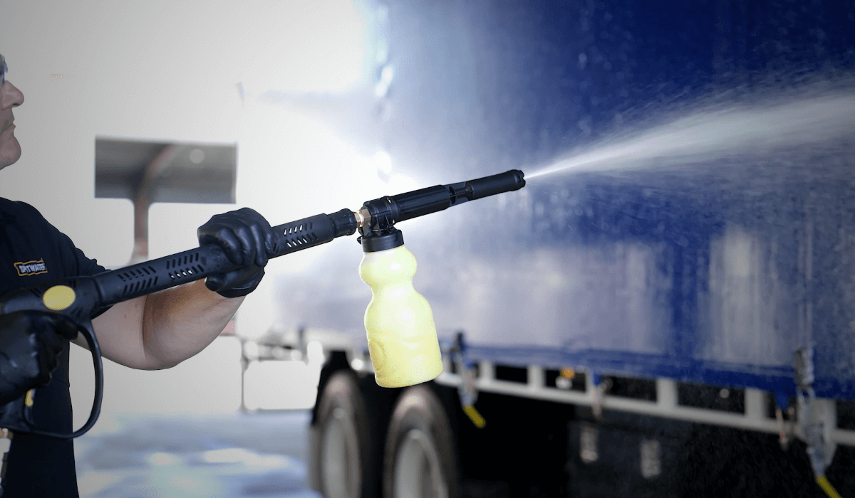 Guide to Mixing FlowRPM Chemicals in a Foamer